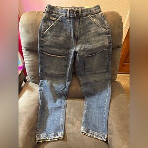 NWT American Eagle Outfitters
Woman's Size 0 Short Jeans!